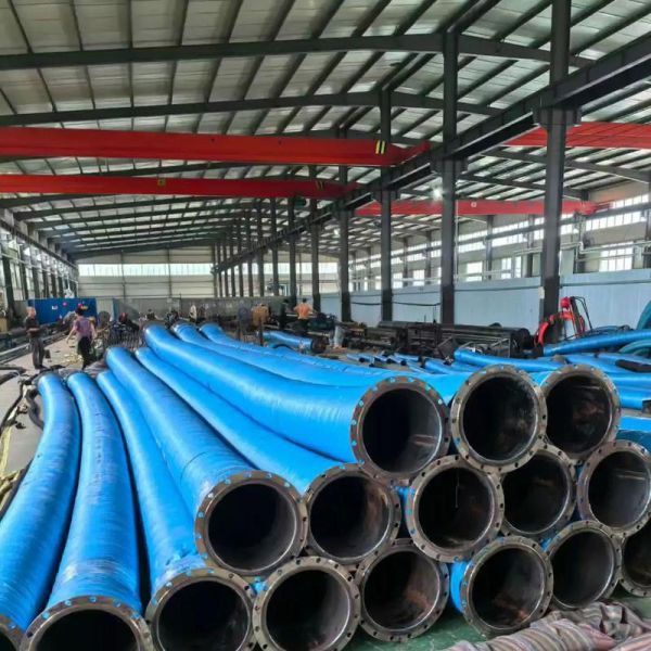 Heavy Duty Dredge Hose with Customized Length, 10-21 Bar Working Pressure and Rubber, Cord Fabric and Wire Reinforcement