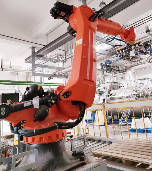 5 Axis Robotic Arm  Pick And Place Robot Definition With Kuka Kr180