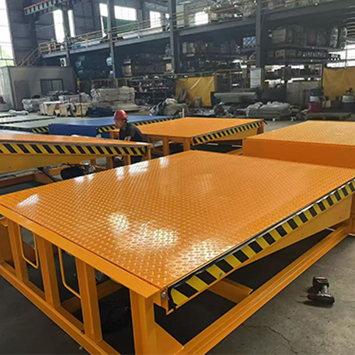 8mm Thick Embossed Dock Plate Leveler Anti Slip  Robust Hydraulic Dock Leveler