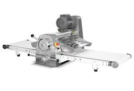 Electric Commercial Baking Equipment 0.75KW A Grade 220V/380V Dough Sheeter Machine