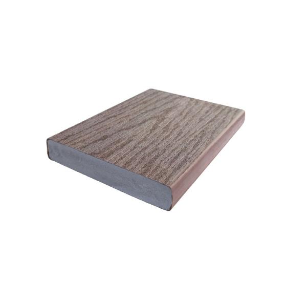 Technologie de co-extrusion PVC-ASA Décoration de terrasse pour des sols extérieurs durables en bois