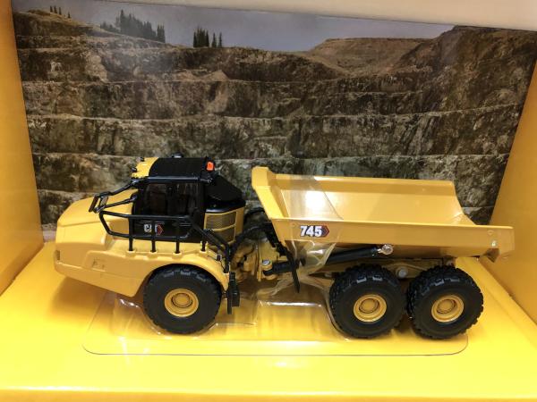 DM 1:64 CAT 745 Articulated Dump Truck Engineering Hauler Model 85639