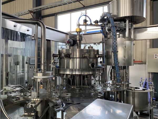 Lower Power 2KW Mini Scale Carbonated Drink Filling Machine With SIEMENS PLC