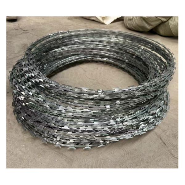 Razor Wire Razor Barbed Wire Galvanized Steel 18 1 Coils 50 Ft Per Roll CBT-65