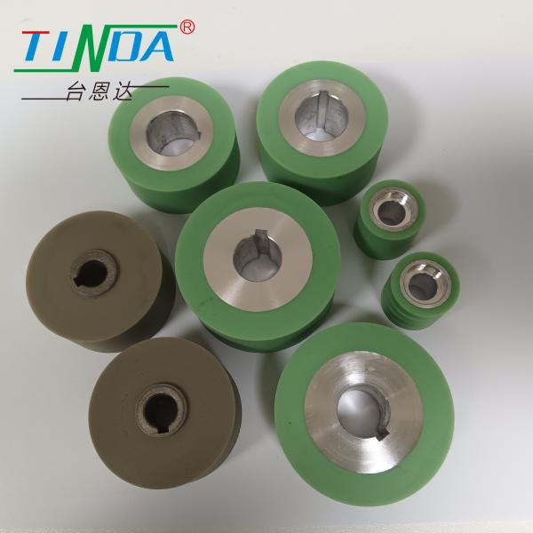 Noise Reduction Rubber Feed Rollers For Raincoat Manufacturing