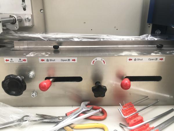 Food Plastic Flow Wrap Machine , Electric HFFS Automatic Packing Machine
