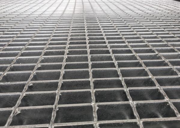 Non Slip Q345 Hot Dip Galvanized Steel Grating For Bridge Pavement
