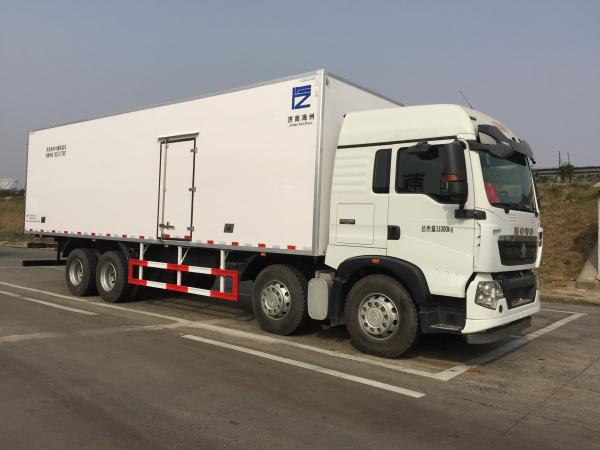 Meat Transport Refrigerated box truck 6x4 266HP 25 T with FRP Sandwich Panels for Ice Box Truck