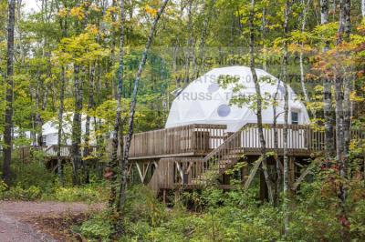 Heat Proof Aluminium Glamping Dome Tent 310 Square Feet With Wood Stove