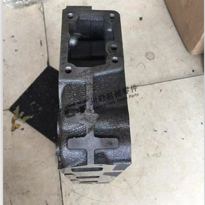 16467 - 03040 Kubota Engine Cylinder Heads D1503