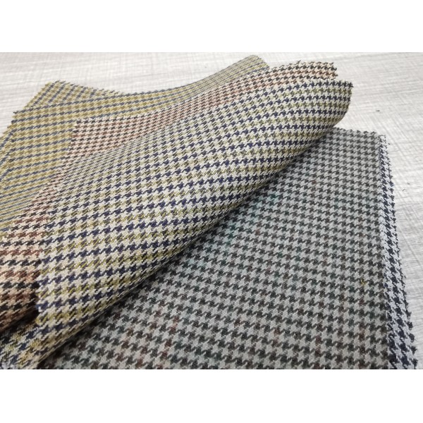 300 GSM Lightweight Wool Blend Suiting Fabric with 10% Wool, 70% Polyester, and 20% Rayon