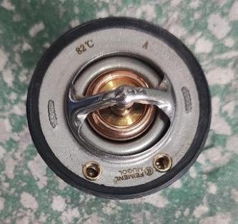 Premium Engine 8976023931 Thermostat 82°C For Isuzu 6HK1 Diesel