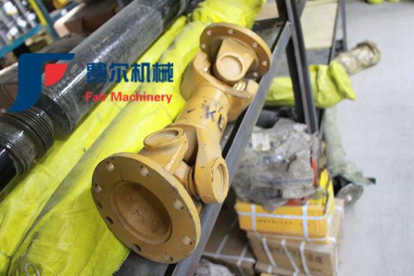 Yellow VOLVO Loader Parts ZL50GN 250100114 Front / Rear Drive Shaft 250100412