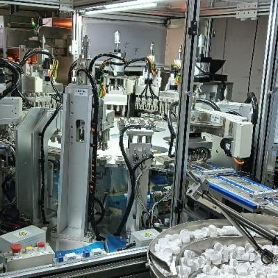Maintenance simple Opération facile Pour la machine d'assemblage de la capuche d'héli Sencan Machine personnalisée non standard