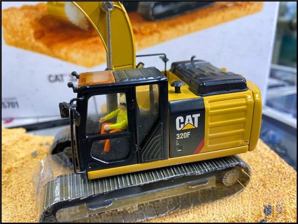 Diecast Masters DM 85701 Pelle hydraulique Caterpillar 320F 1:50 Modèle d'ingénierie moulé sous pression
