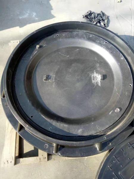 Round SMC Manhole Covers With Lockable Mechanism Load Capacity Up To 40 Tons