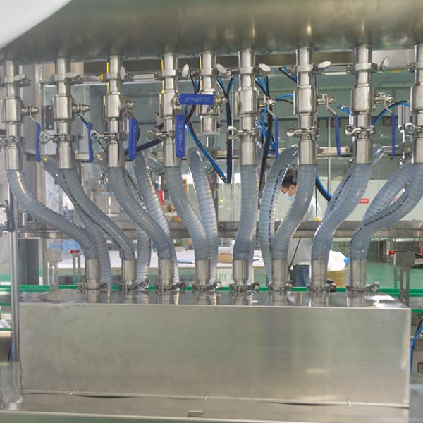 Embalagem de plástico Máquina de enchimento de bombas de engrenagem de 8 cabeças para 2000 garrafas/hora de óleo de girassol