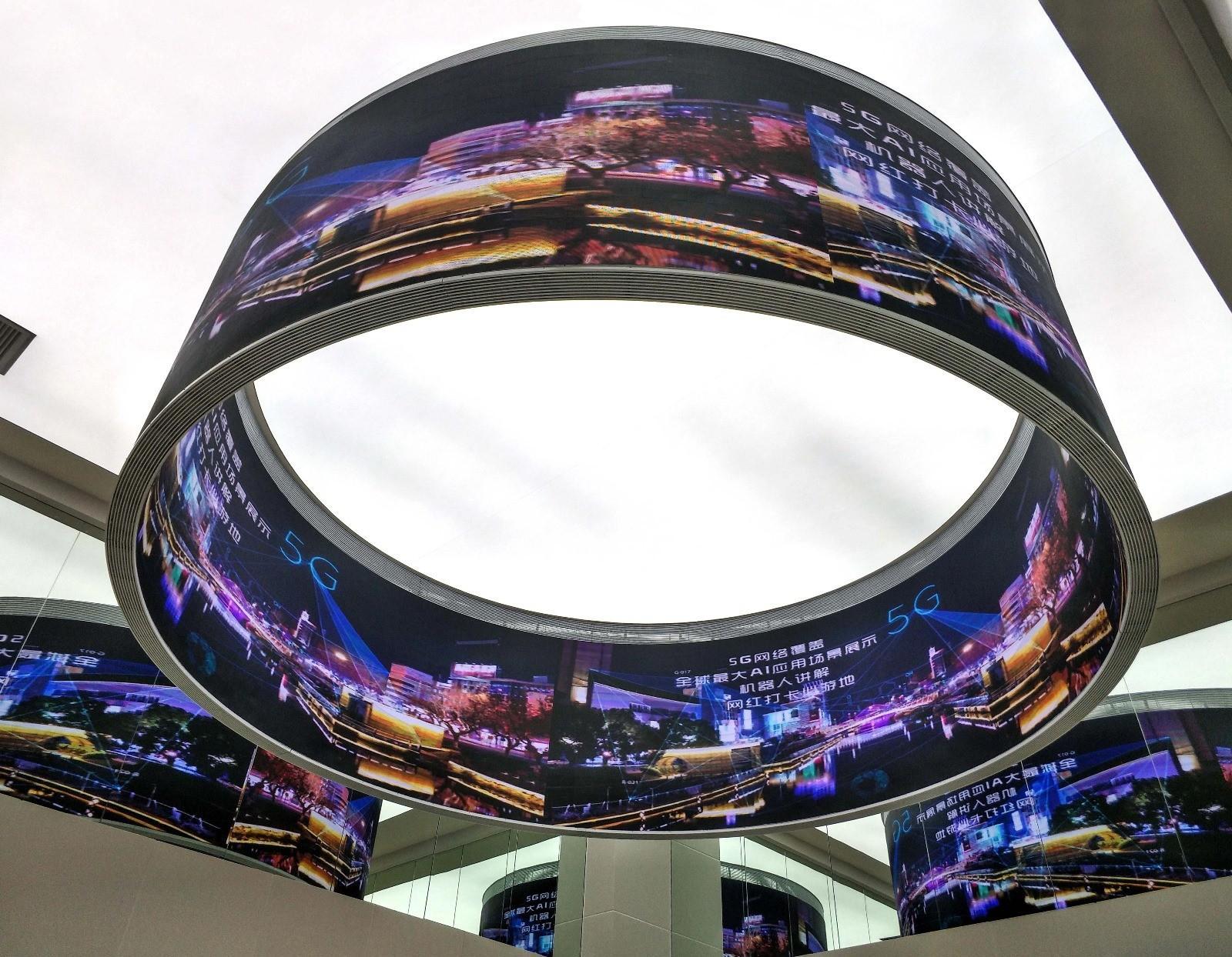 Full Color P5 1R1G1B Curved Led Display Outdoor Large Viewing Angle