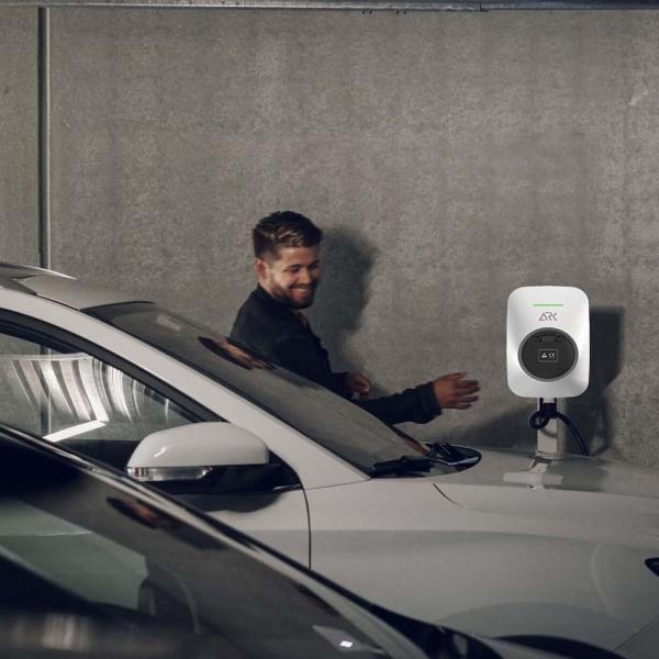 Electric Vehicle Level 2 Home EV Charger 32a 7kw With Wifi