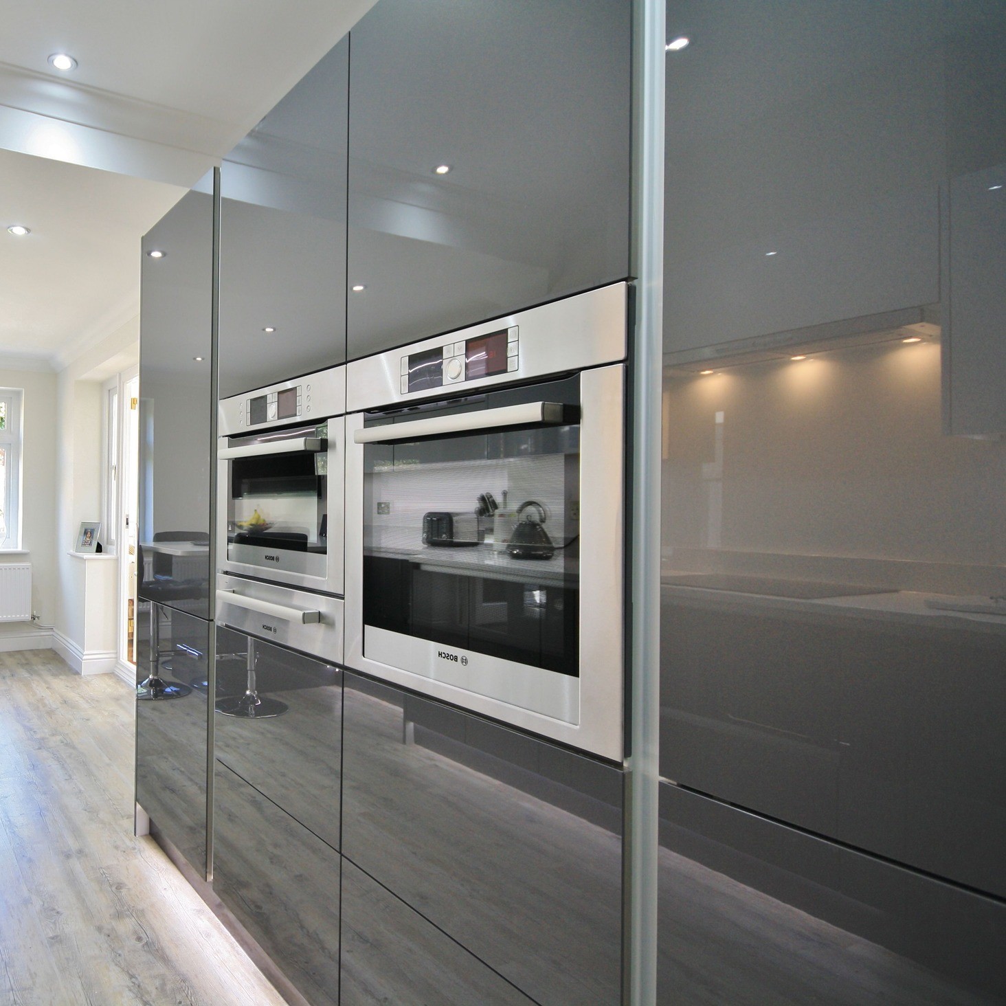 Effortlessly Stylish YALIG Gray Glossy Kitchen Cabinet with Lacquer Finish