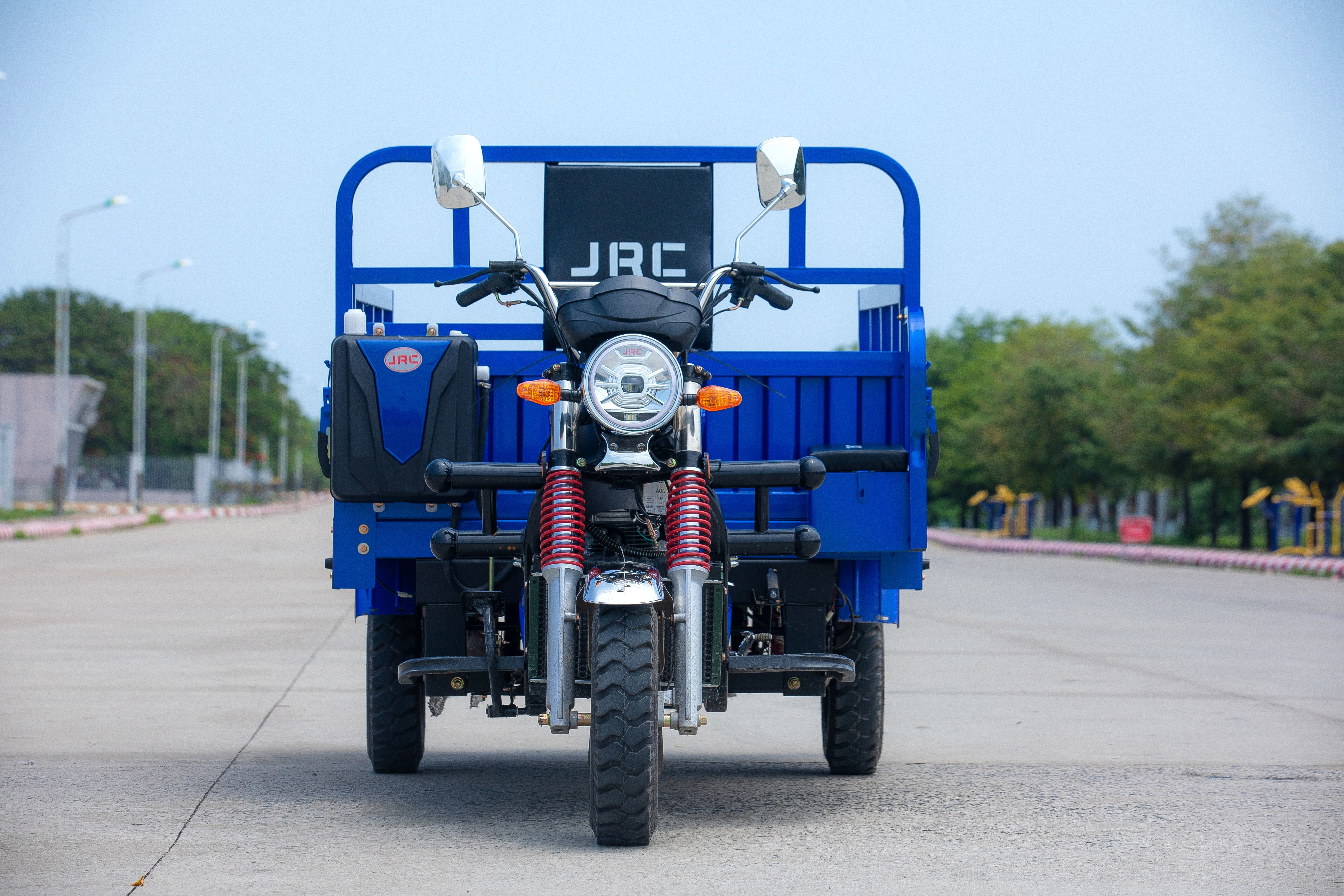 JRC-150 Cargo Tricycle with 300 Kg Load Capacity, 60 Km/h Speed & Reinforced Steel Cargo Bed