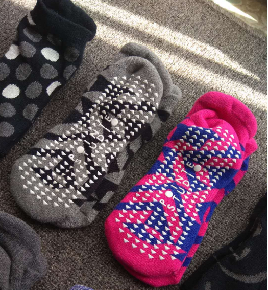 Adult Unisex Yoga Grip Socks Sporty Knitted Technics For Traveling / Working Studio