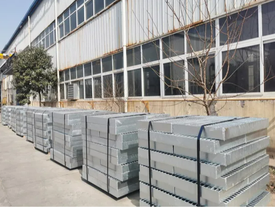 Customized 20mm 25mm 30mm Height Heavy Duty Hot DIP Galvanized Steel Grating for Drain Cover