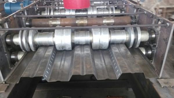 Rolo galvanizado alumínio da plataforma de assoalho que forma a largura da máquina com pre - corte