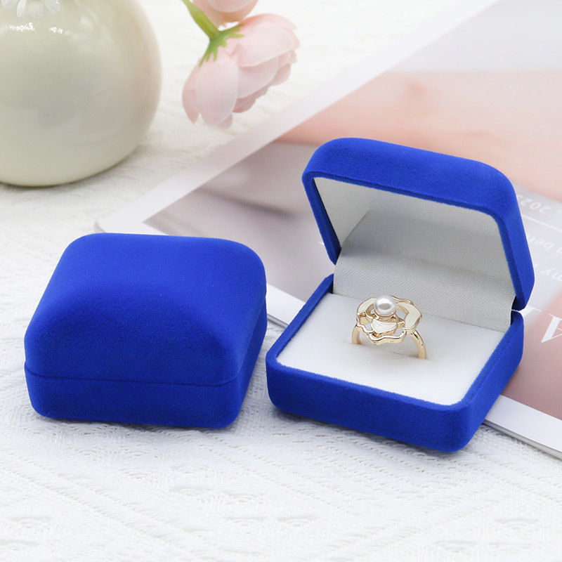 Minimalist Velvet Necklace Box Velvet Earring Box Simple Design With Custom Colors