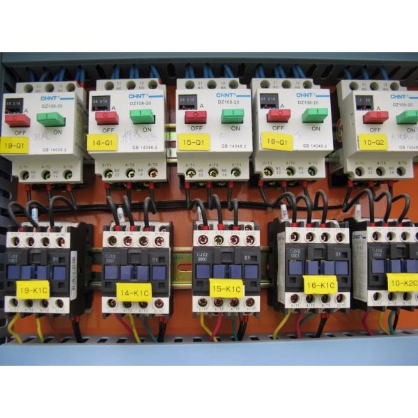 Broiler Poultry Farm Equipment with Automatic Feeding System, Environment Control, and Cooling Pad for Chicken House