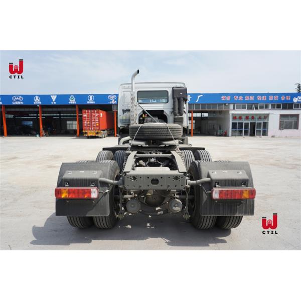 SINOTRUK HOWO New Red Heavy Duty 6x4 Tractor Trailer Head Truck