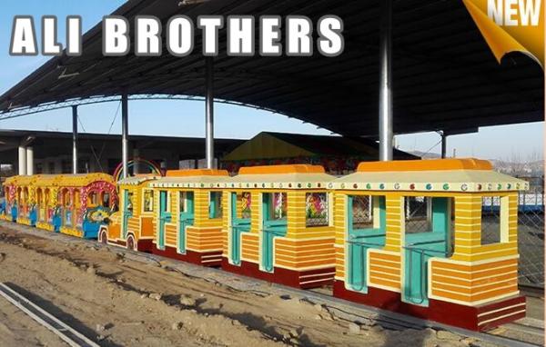Outdoor Amusement Equipment Tourist Electric Train Games New Design Track And Trackless Train