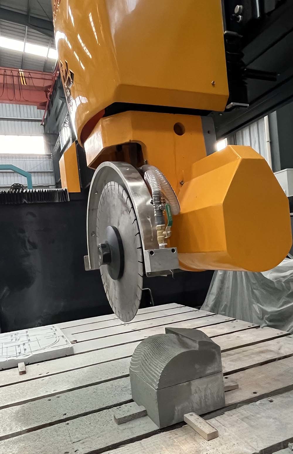 Xianda Trend 600 & Promote 600 5 Axis CNC Bridge Saw Stone Cutting Machine for Granite Quartz Countertop Artificial Stone Mold Milling
