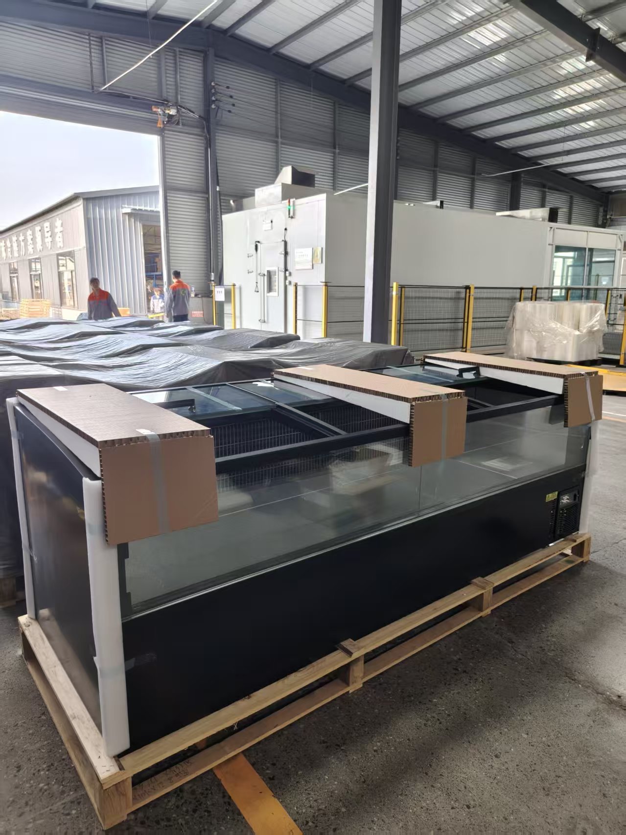 GRAND Series Static Cooling Freezer Display Case with Low-E Sliding Top
