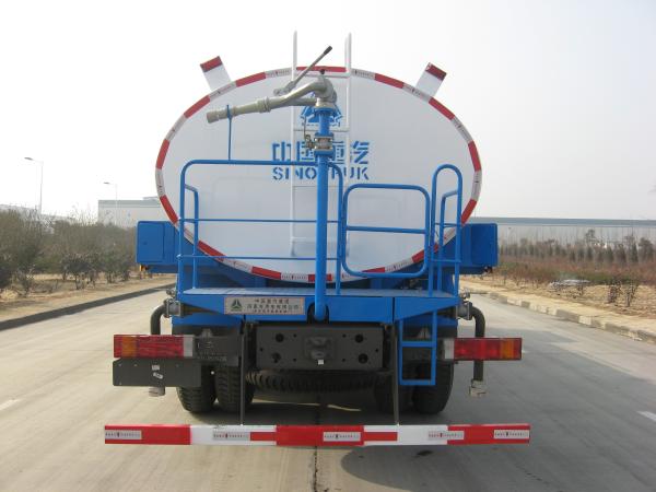 SINOTRUK HOWO Water Tank Truck EURO II 15000L With German VDO Instruments