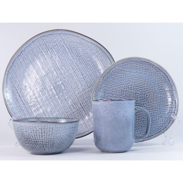 Dinnerware set