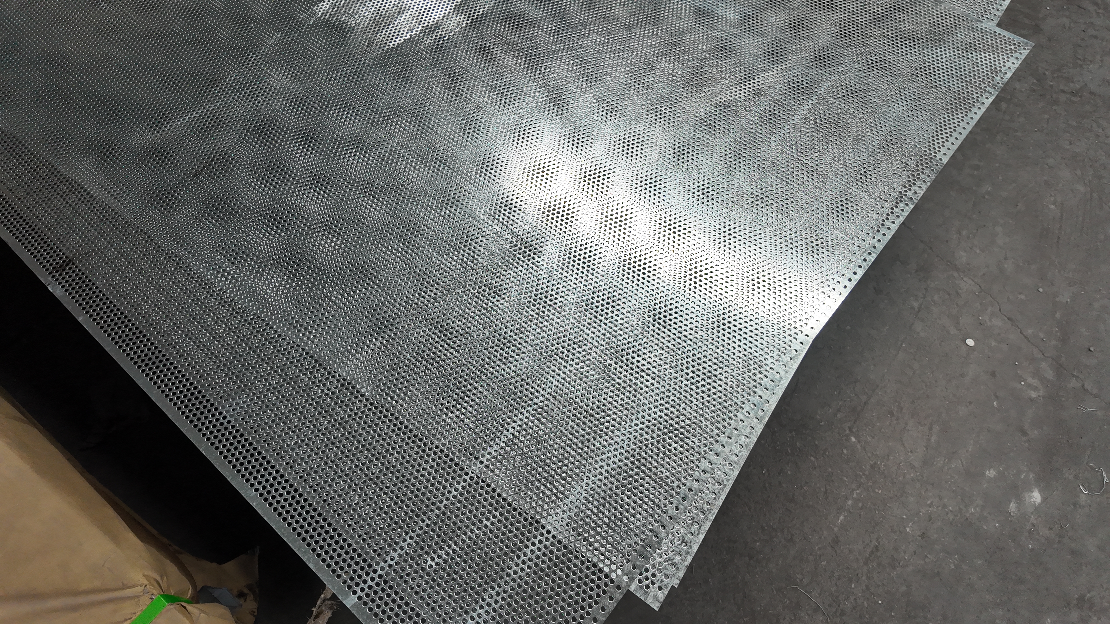 Round Hole Stainless Steel Perforated Mesh 0.5~30mm Aperture Custom Punched Metal Sheet