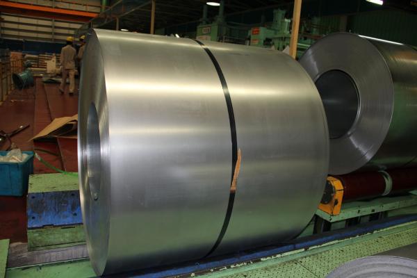 SPCC Cold Rolled Steel Coil , Galvanized Metal Roll Oiled And Unoiled Treatment Surface