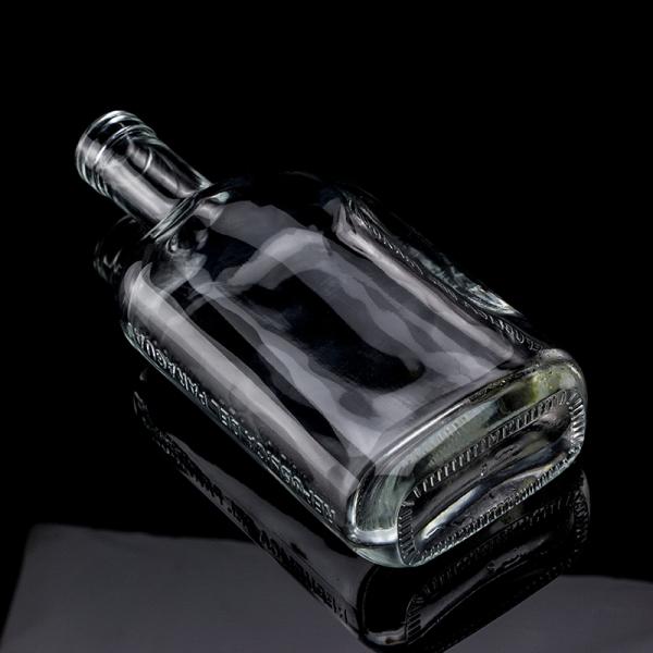 Glass Base Material Vodka Liquor Glass Bottle Different Size For Distilleries