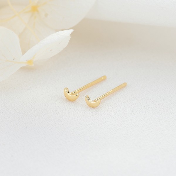 Wholesale 14K Gold Plated Brass Fashion Small Stud Earring in Star Butterfly Heart and Moon Shapes Jewelry Earrings