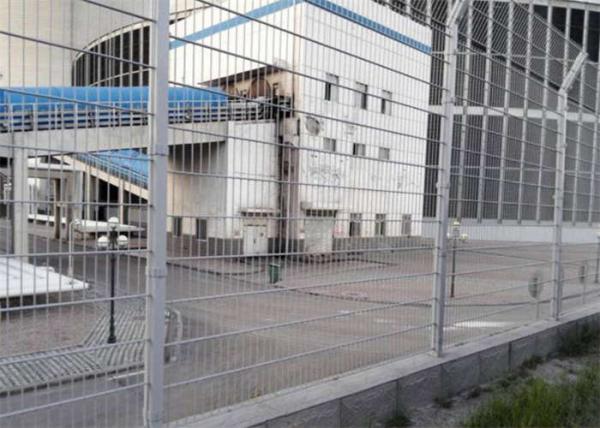 Galvanized Powder Coated 868 Welded Wire Mesh Fence For Football Field