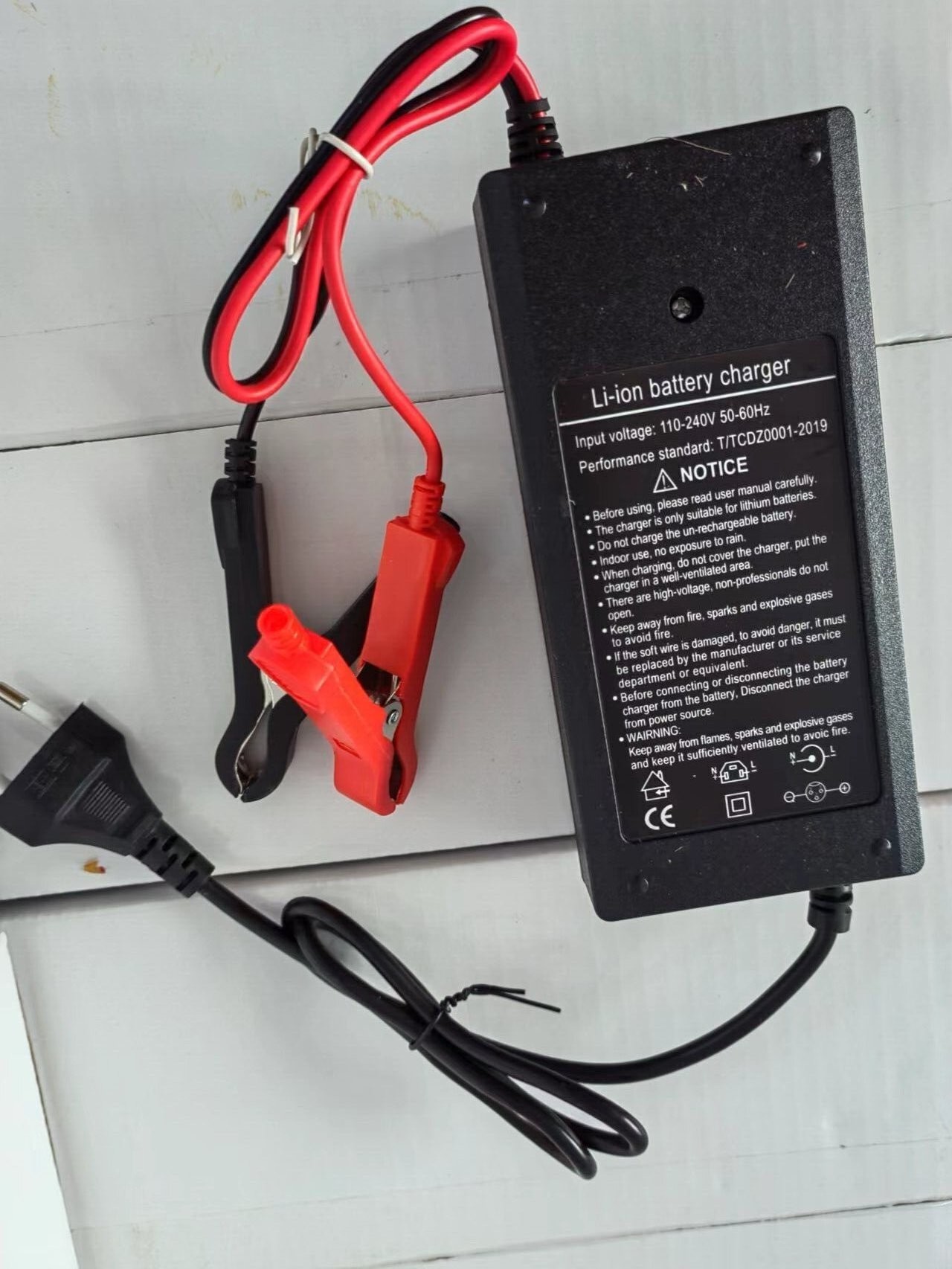 режим напряжения тока заряжателя батареи 14.6V иона Lifepo4 лития 12v 10A постоянн