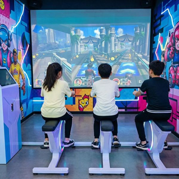 Commercial-Grade Indoor Interactive Projection Cycling Bike with Aluminum Frame and Immersive  Racing Game System for Gyms