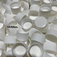 Couvercle à visser à nervures blanc des ACTIONS 28/410 avec le revêtement pour la bouteille en plastique