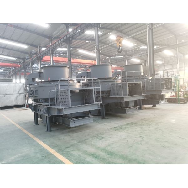 Sand Making Machine with ZGMn13 Fender Apron for 50-520 Tons Per Hour Capacity and 380V/50Hz Power Source