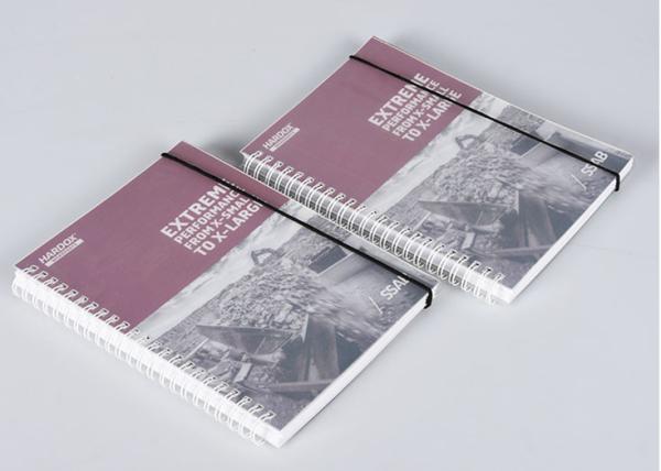 Do caderno duro da tampa do emperramento espiral cor completa deslocada para trabalhos de casa dos estudantes