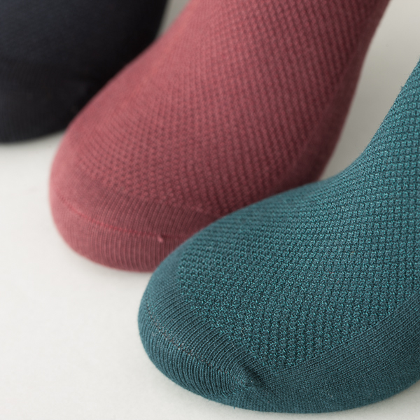 Chaussettes en nylon rouges/de vert fibre de robe, chaussettes respirables de robe de coton organique de cachemire