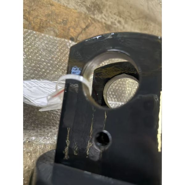Steel Leveling Hydraulic Luffing Cylinder With Hard Chrome Plated Valve Block