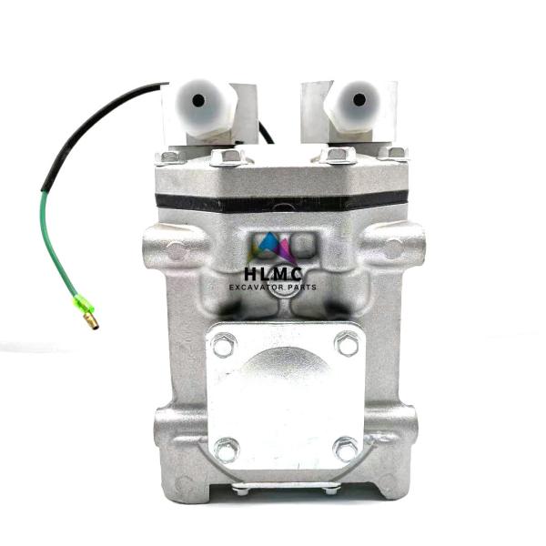 047200-7020 Excavator Compressor  E200B Air Conditional Compressor Pump