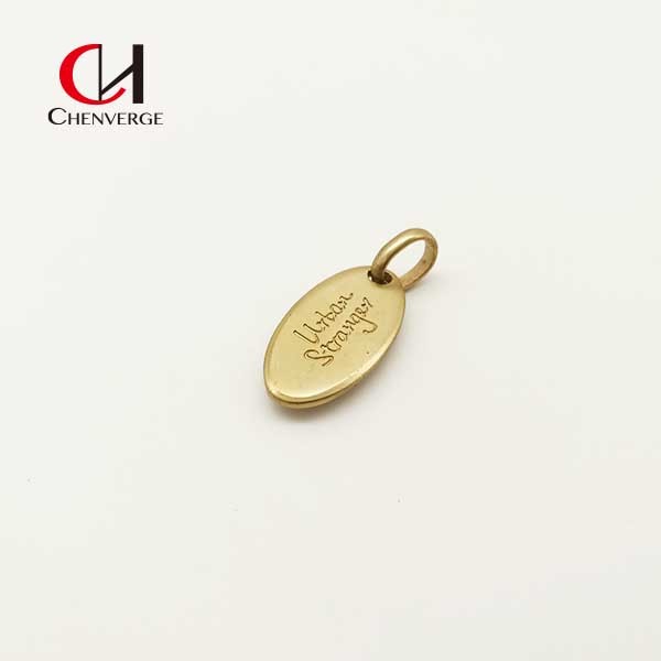 Practical Thickened Replacement Belt Buckle , Rustproof Golden Backpack Pendant